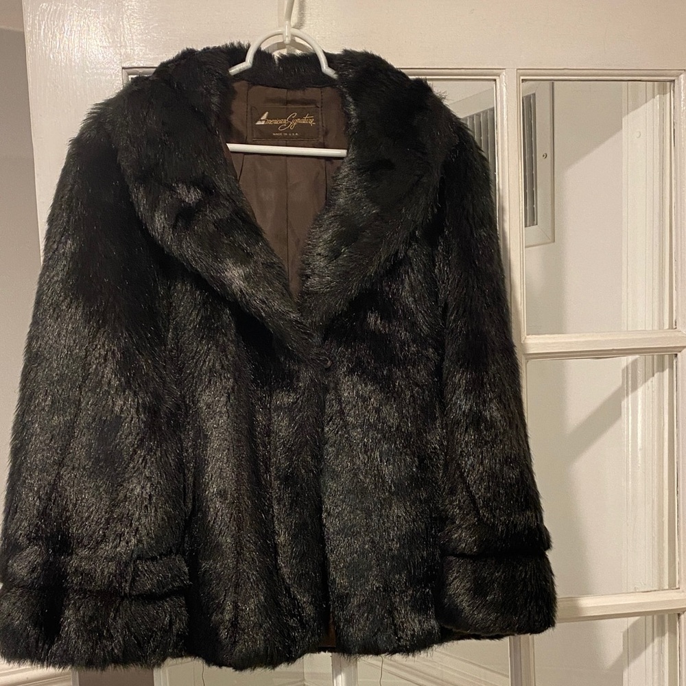 American Signature size Large Faux Fur Stole good condition